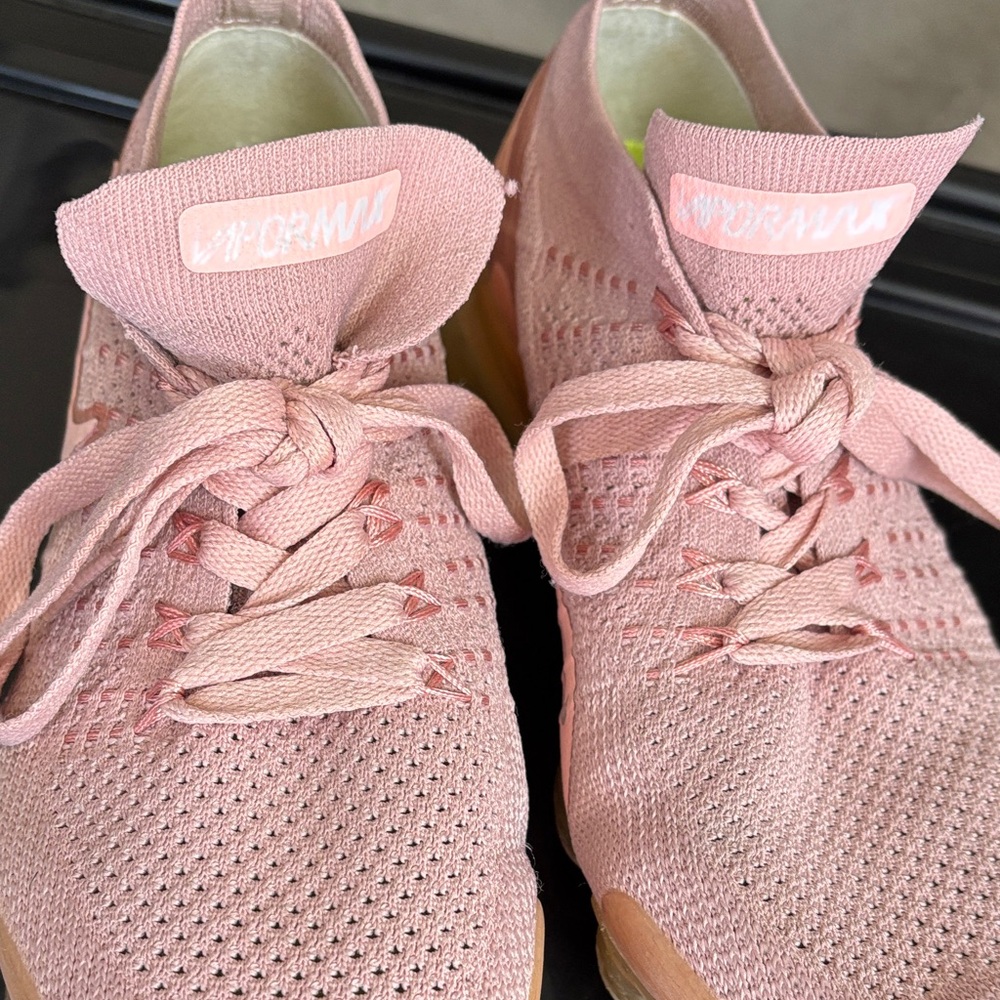 Nike Women's Pink Sneakers